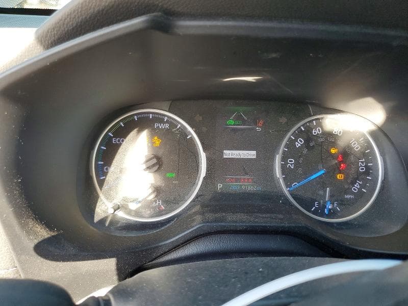 2020 TOYOTA RAV4 LE 8