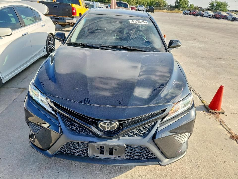 2018 TOYOTA CAMRY SE 5