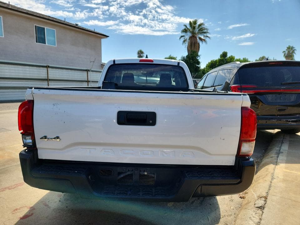 2021 TOYOTA TACOMA SR 6