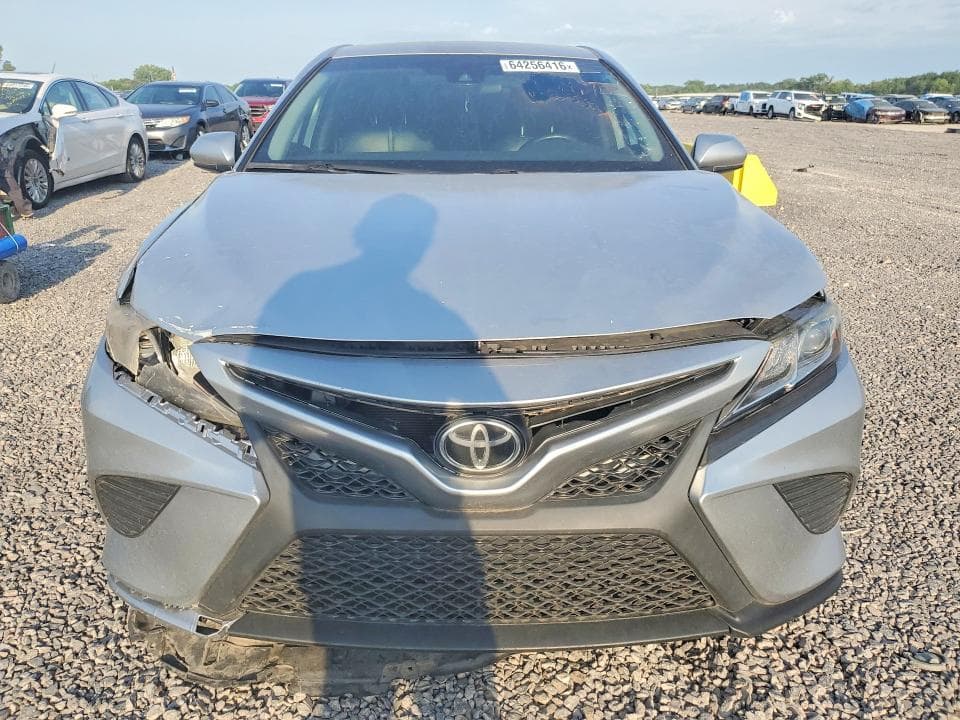 2020 TOYOTA CAMRY SE 5