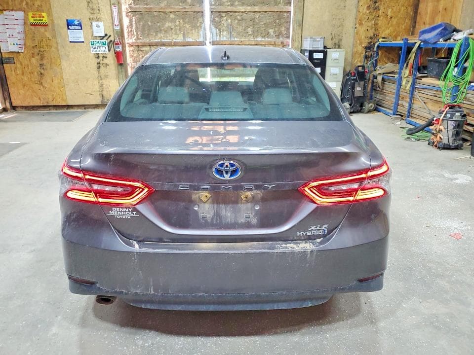 2021 TOYOTA CAMRY XLE 6