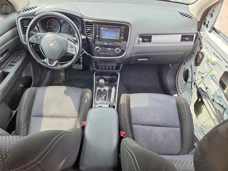 2017 MITSUBISHI OUTLANDER ES 8