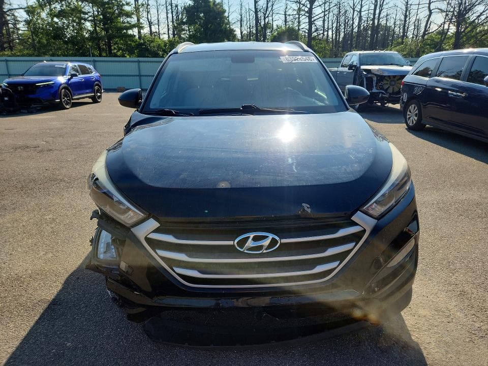 2017 HYUNDAI TUCSON SE 5