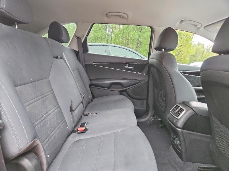 2019 KIA SORENTO LX 11