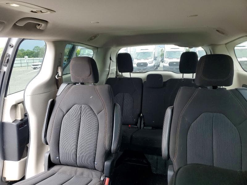 2017 CHRYSLER PACIFICA LX 10