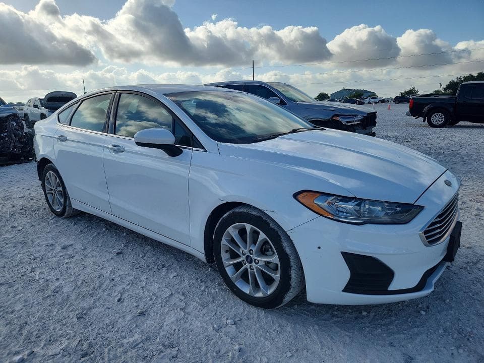 2019 FORD FUSION SE 4