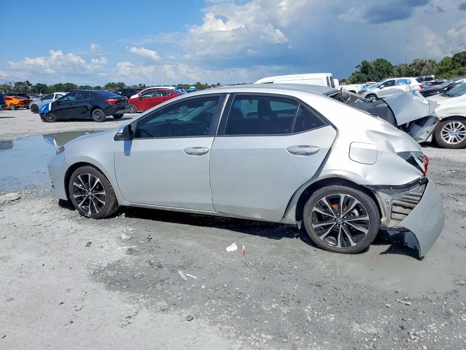 2019 TOYOTA COROLLA SE 2