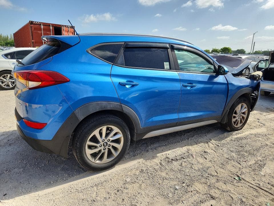 2017 HYUNDAI TUCSON SE 3