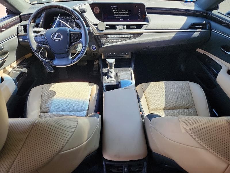 2020 LEXUS ES 300H 8