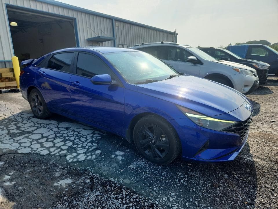 2023 HYUNDAI ELANTRA SEL 4