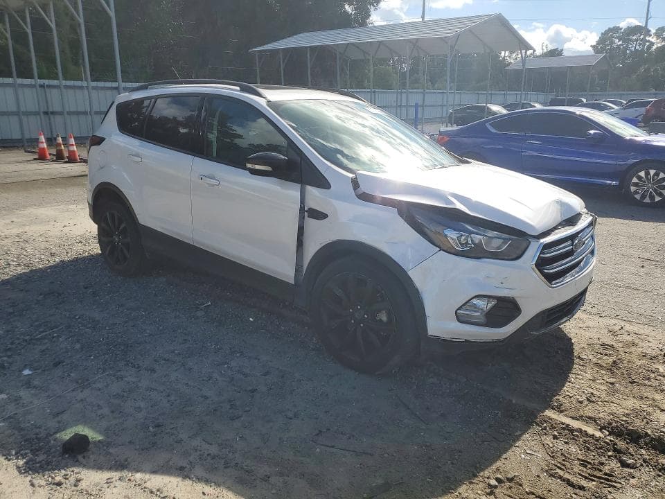 2017 FORD ESCAPE TITANIUM 4