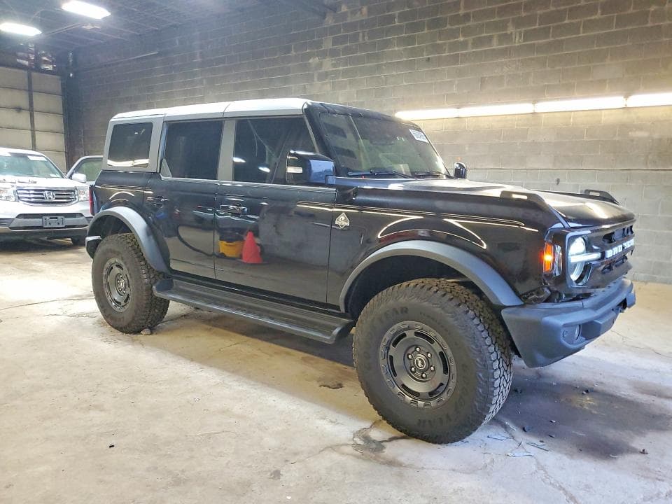 2025 FORD BRONCO OUTER BANKS 4