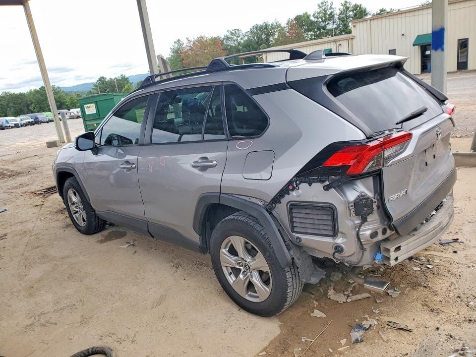 2020 TOYOTA RAV4 XLE 2