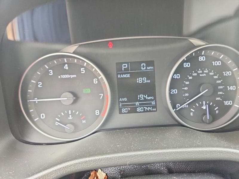 2017 HYUNDAI ELANTRA SE 9