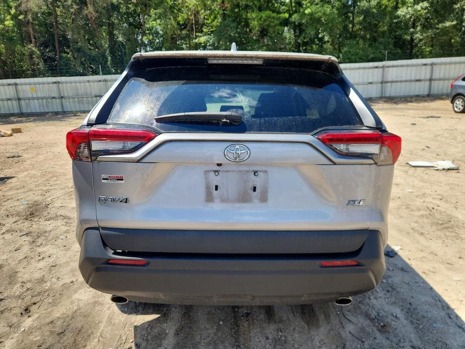 2021 TOYOTA RAV4 XLE 6