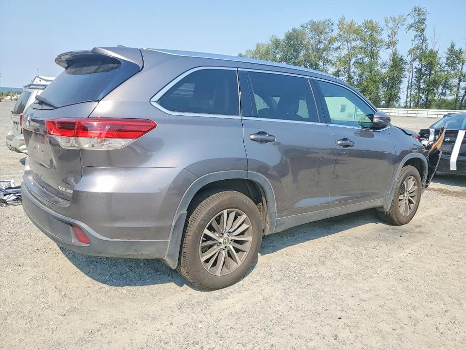 2019 TOYOTA HIGHLANDER XLE 3