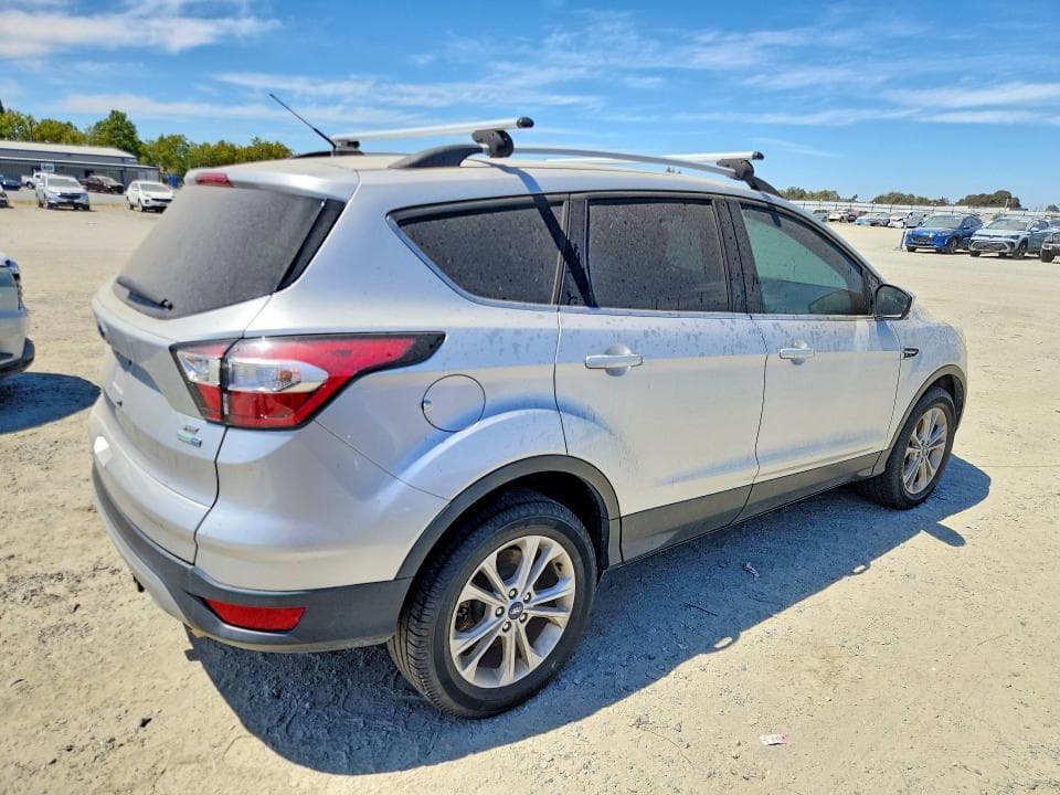 2017 FORD ESCAPE SE 3