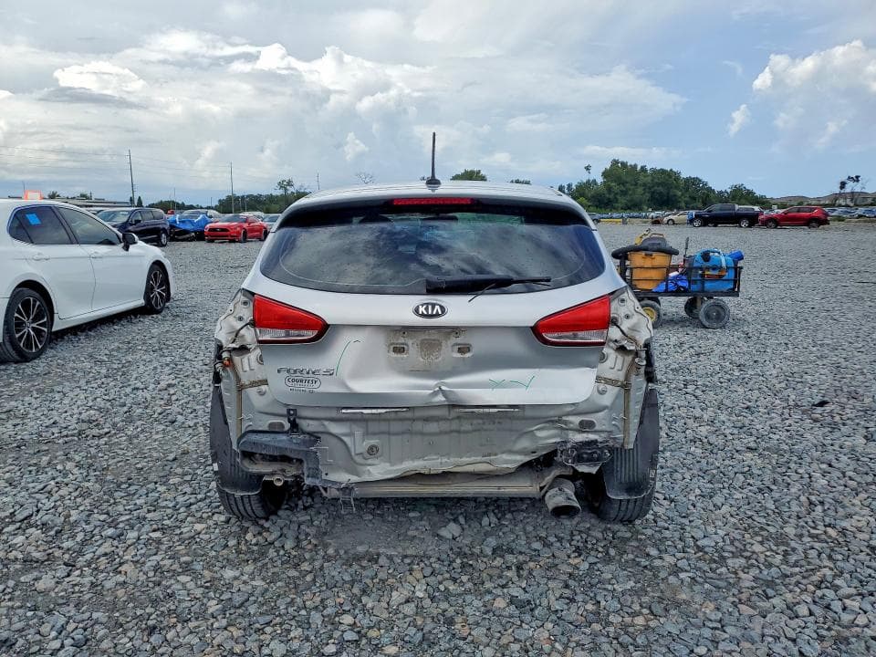 2017 KIA FORTE5 LX 6