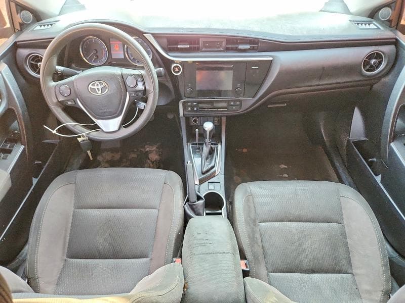 2017 TOYOTA COROLLA LE 8
