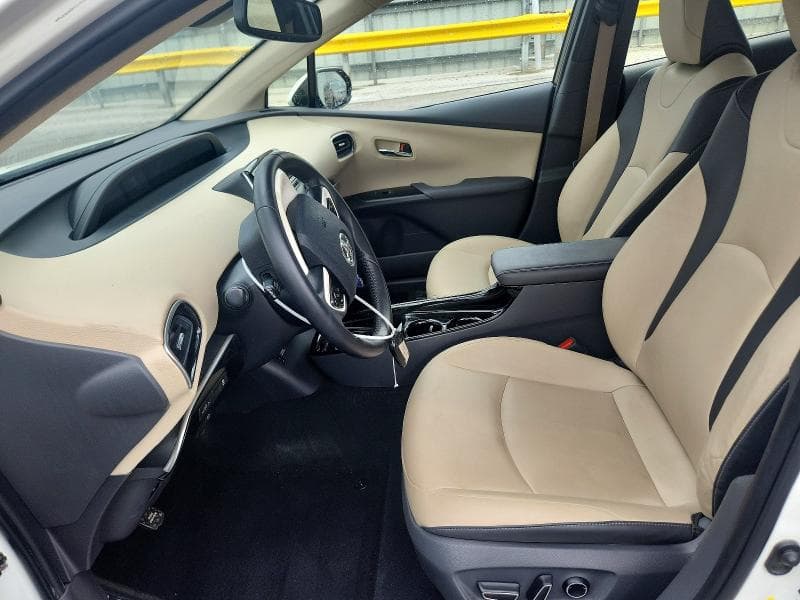 2017 TOYOTA PRIUS FOUR 7