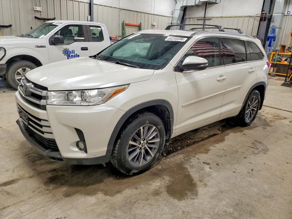 2018 TOYOTA HIGHLANDER XLE - 1