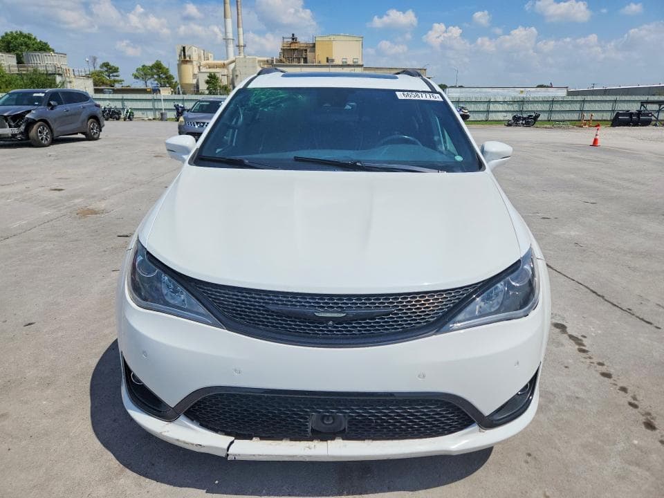 2018 CHRYSLER PACIFICA LIMITED 5