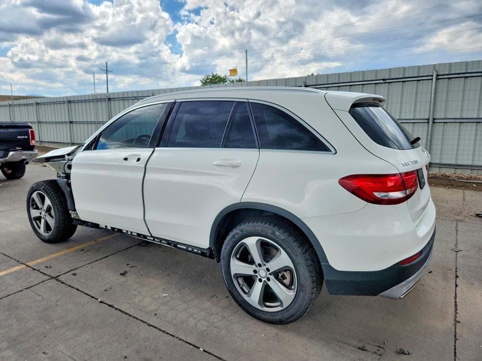 2017 MERCEDES-BENZ GLC 300 4MATIC 2