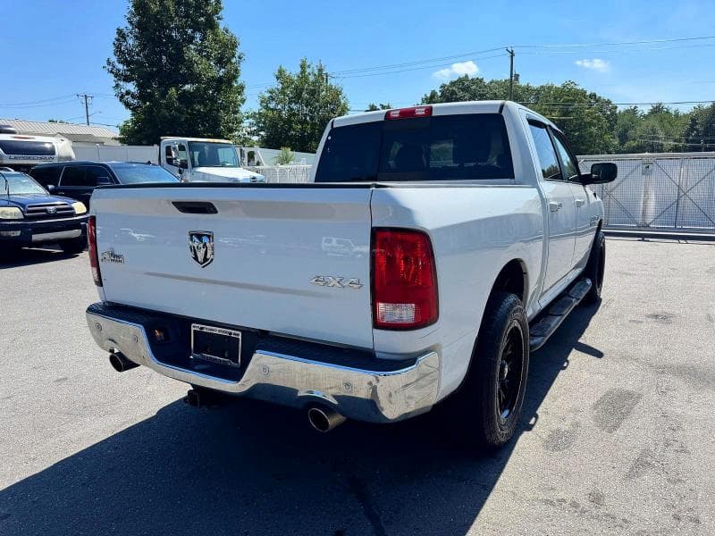 2017 RAM 1500 SLT 3