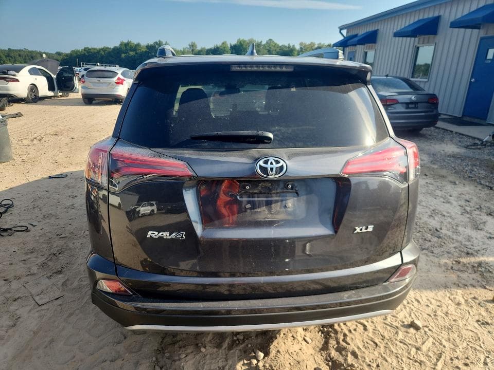 2018 TOYOTA RAV4 XLE 6