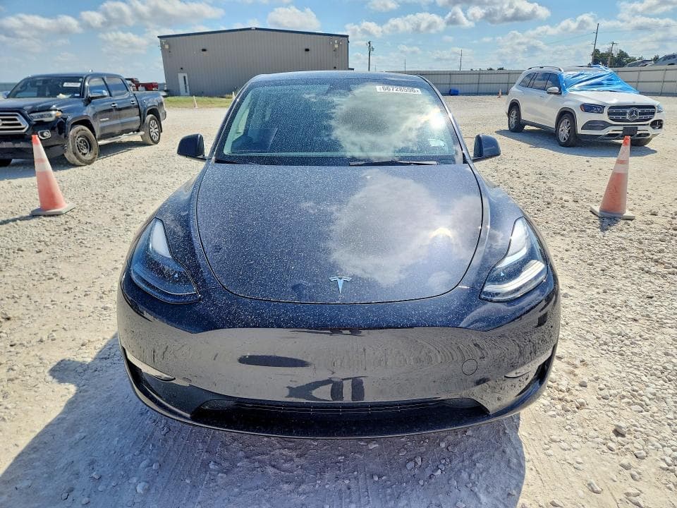 2024 TESLA MODEL Y 5