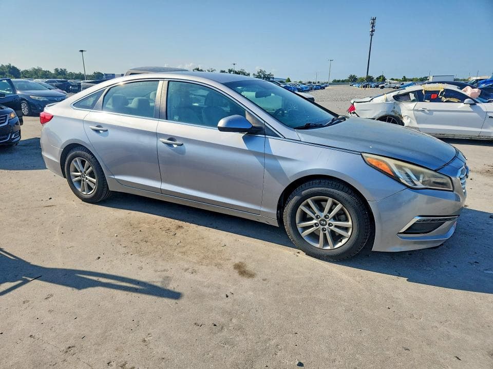 2017 HYUNDAI SONATA SE 4