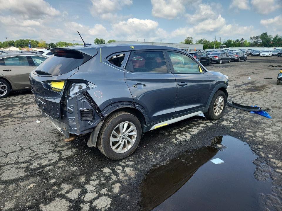 2017 HYUNDAI TUCSON SE 3