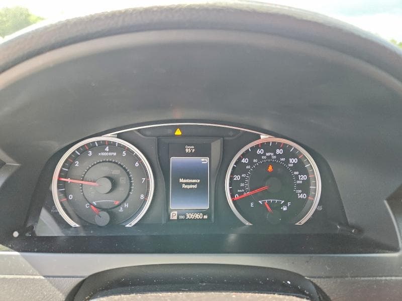 2017 TOYOTA CAMRY SE 9