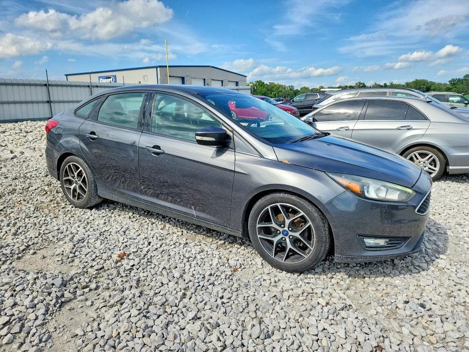 2017 FORD FOCUS SEL 4