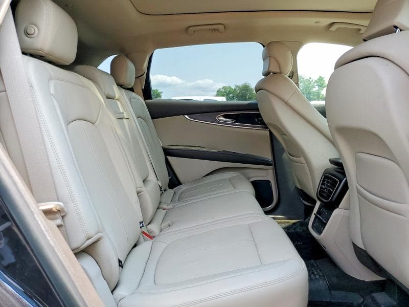 2019 LINCOLN NAUTILUS RESERVE 11