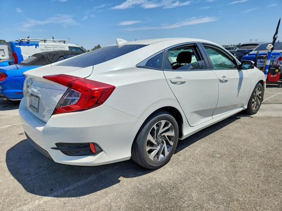 2017 HONDA CIVIC EX 3