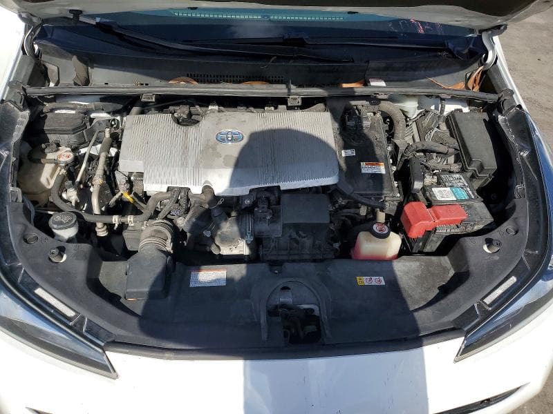 2021 TOYOTA PRIUS LE 11