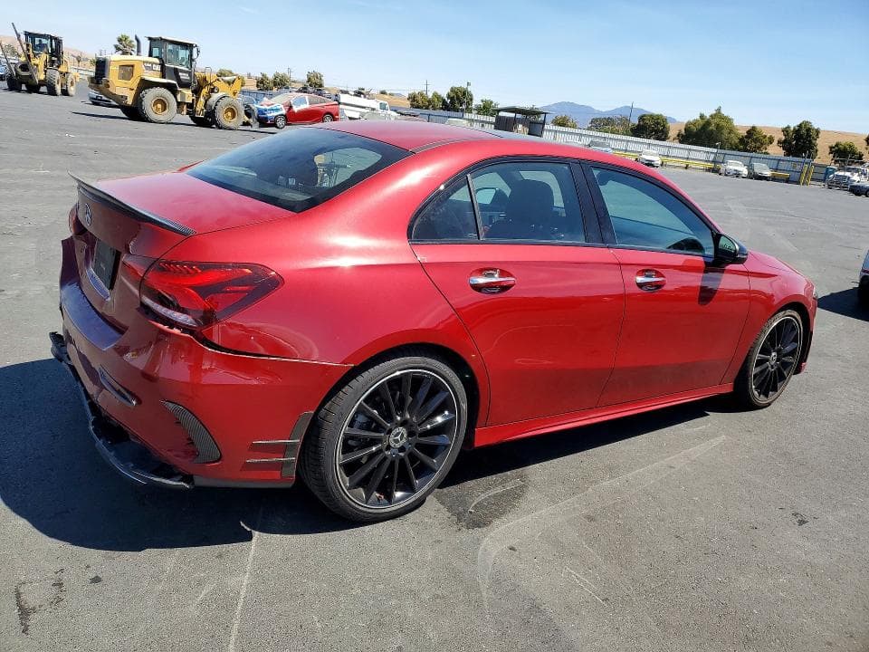2020 MERCEDES-BENZ A 220 3