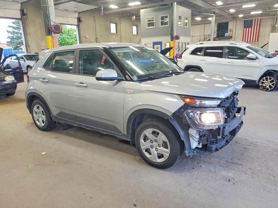 2020 HYUNDAI VENUE SE 4