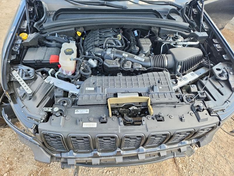 2024 JEEP GRAND CHEROKEE LAREDO 11