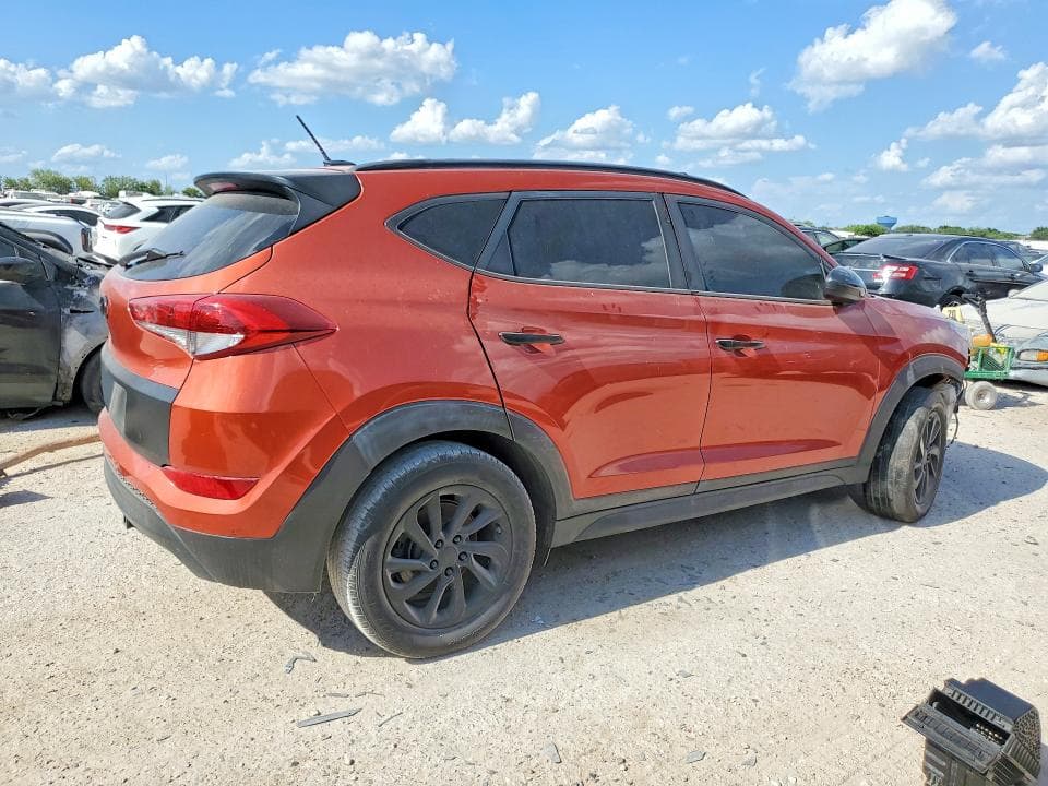 2017 HYUNDAI TUCSON SE 3
