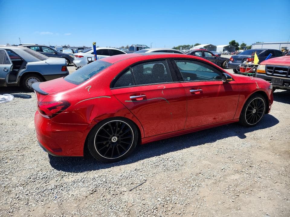 2019 MERCEDES-BENZ A 220 3