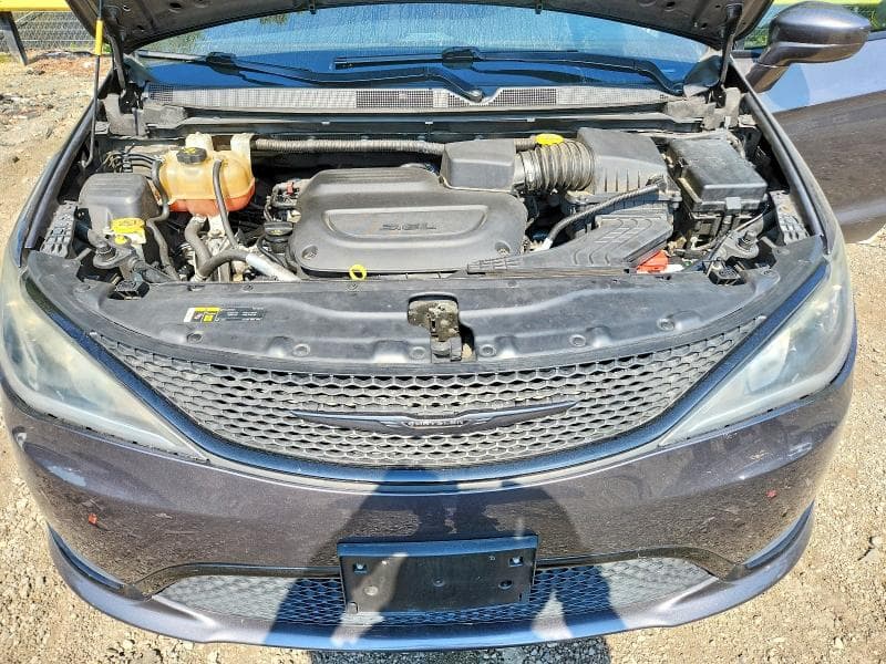 2019 CHRYSLER PACIFICA TOURING L 12