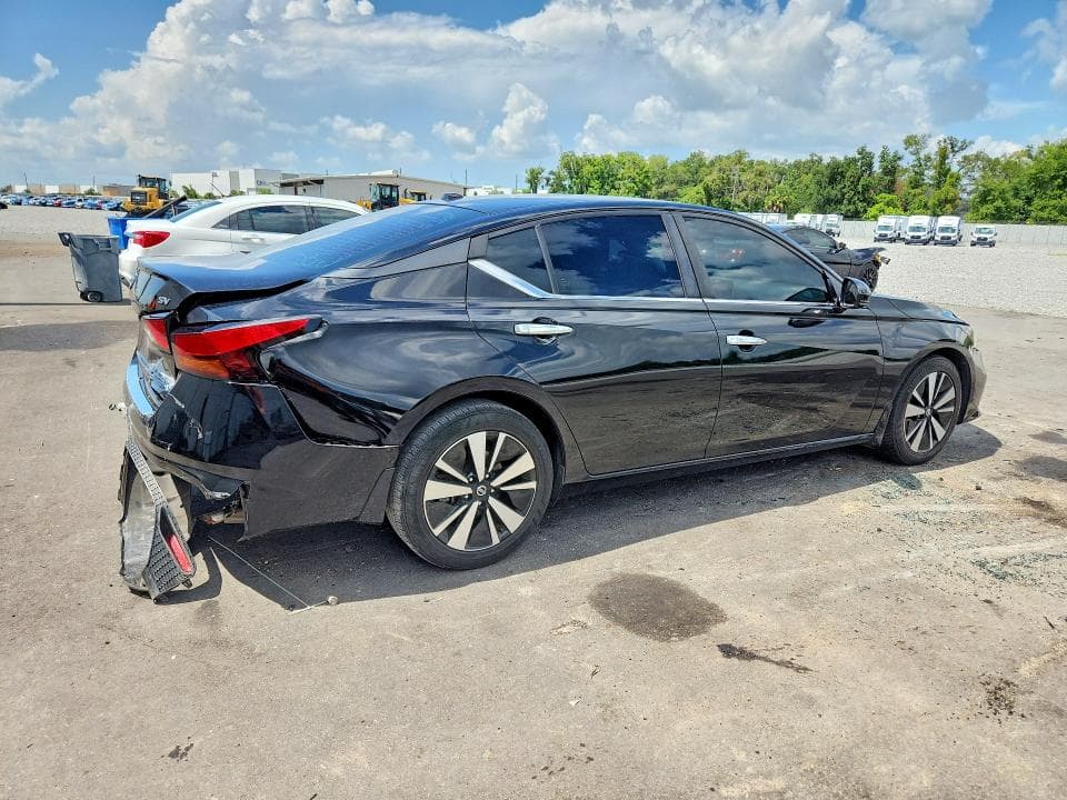 2021 NISSAN ALTIMA SV 3