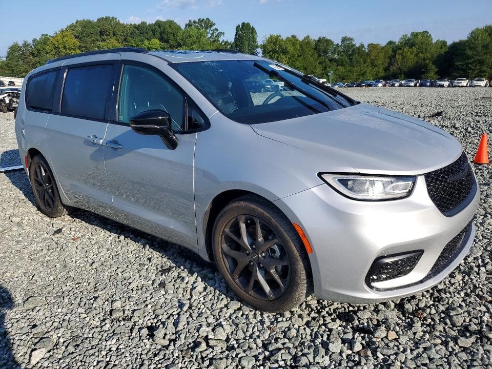 2024 CHRYSLER PACIFICA LIMITED 4