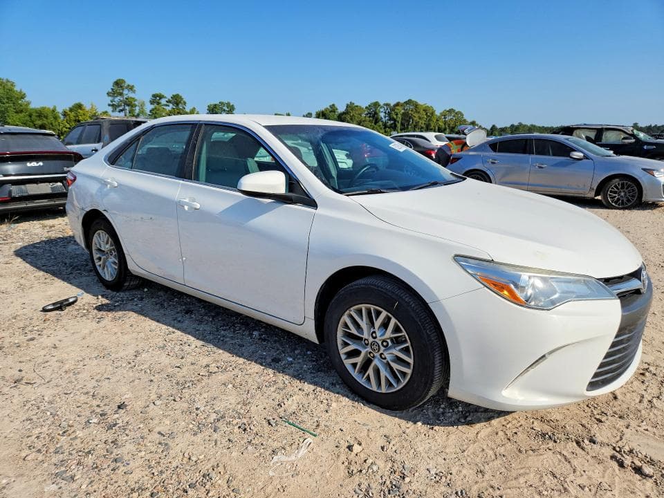 2017 TOYOTA CAMRY LE 4