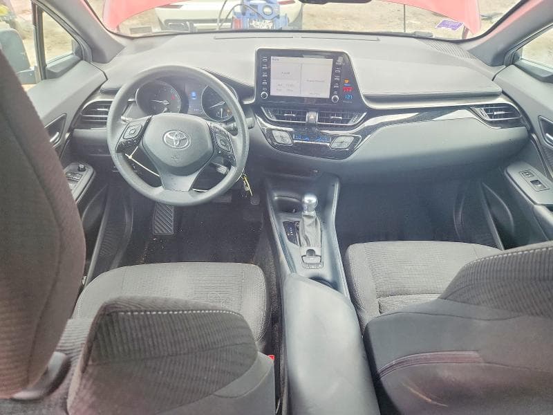 2019 TOYOTA C-HR LE 8