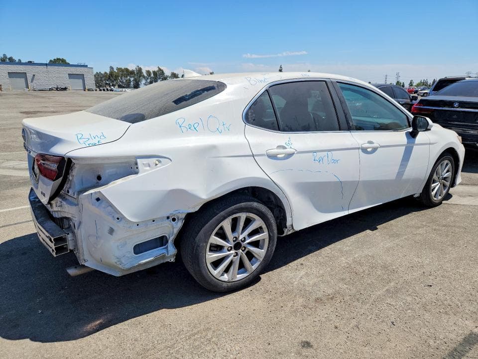 2021 TOYOTA CAMRY LE 3