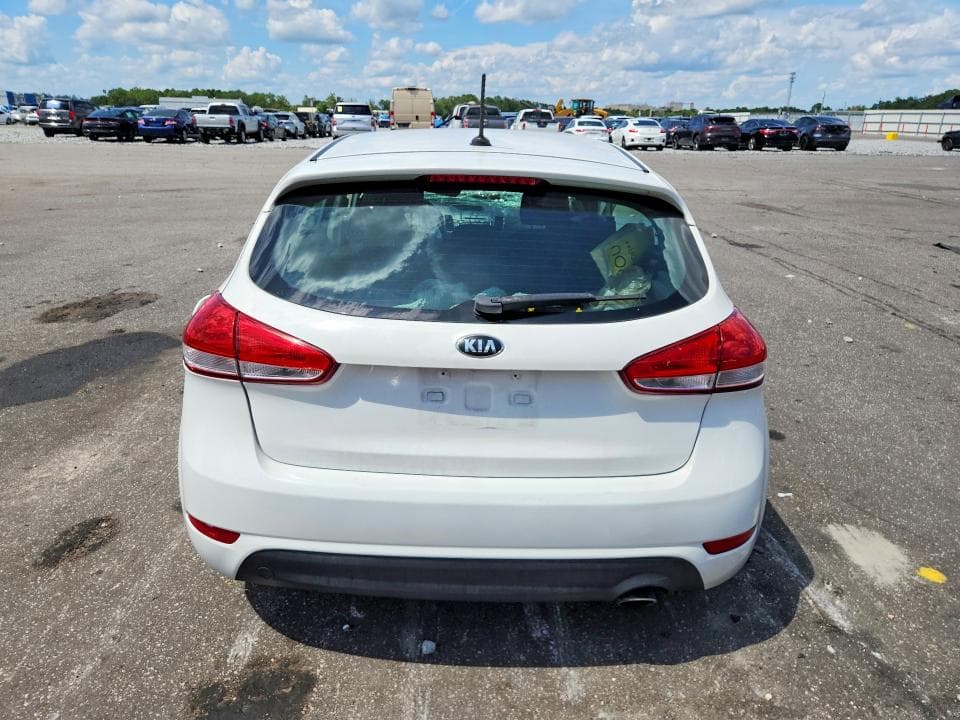 2017 KIA FORTE5 LX 6