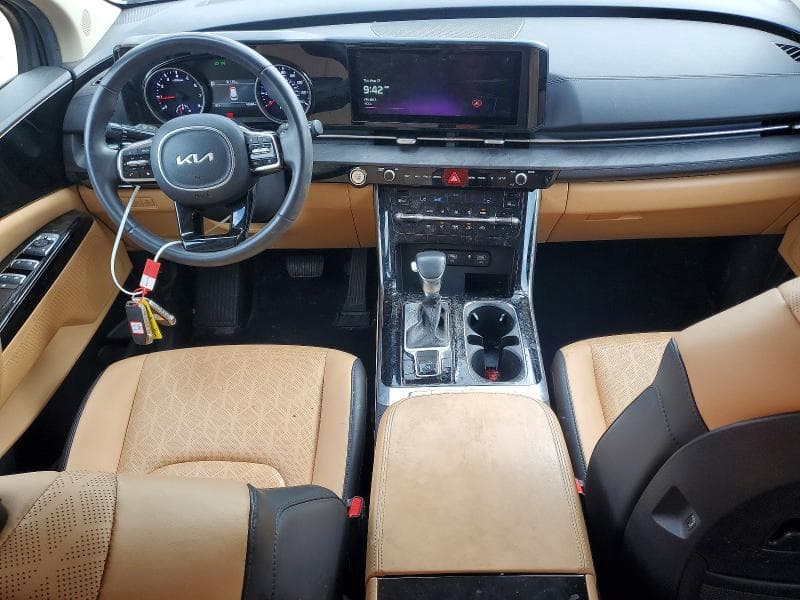 2024 KIA CARNIVAL EX 8